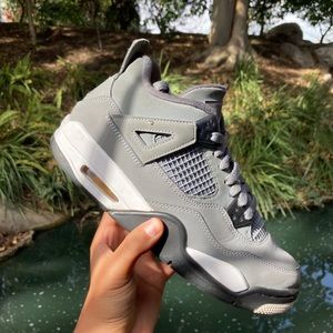 Air Jordan 4 Cool Greys